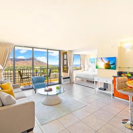 Diamond Head Views Retreat With Free Parking & Near Waikiki Beach!